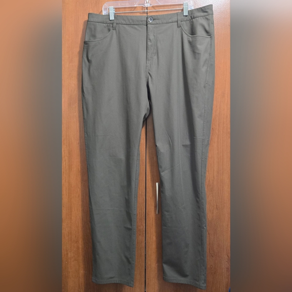 Vuori Men's Olive Green Pants